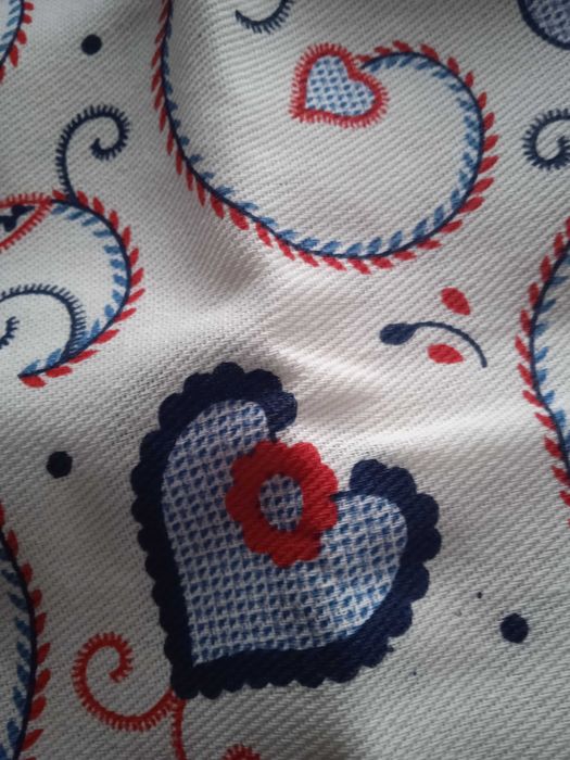 Hand-embroidered tablecloth429812964467691526
