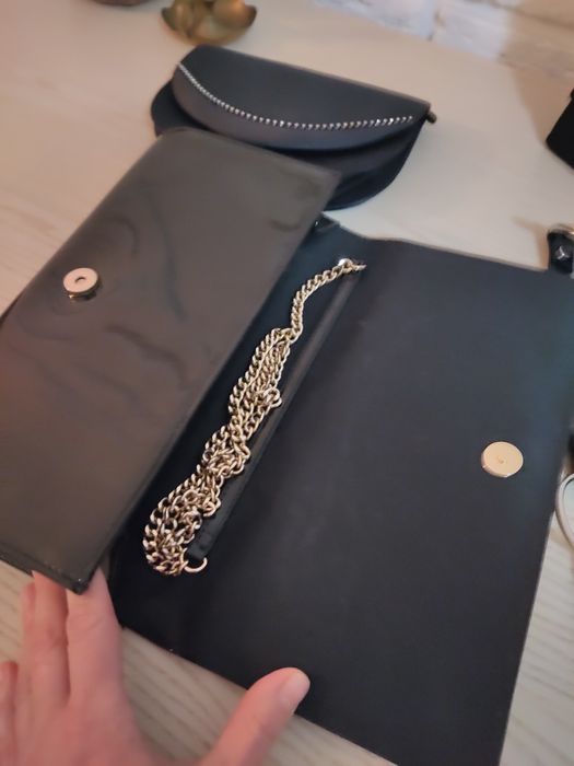 Вечірні сумочки та клатчі