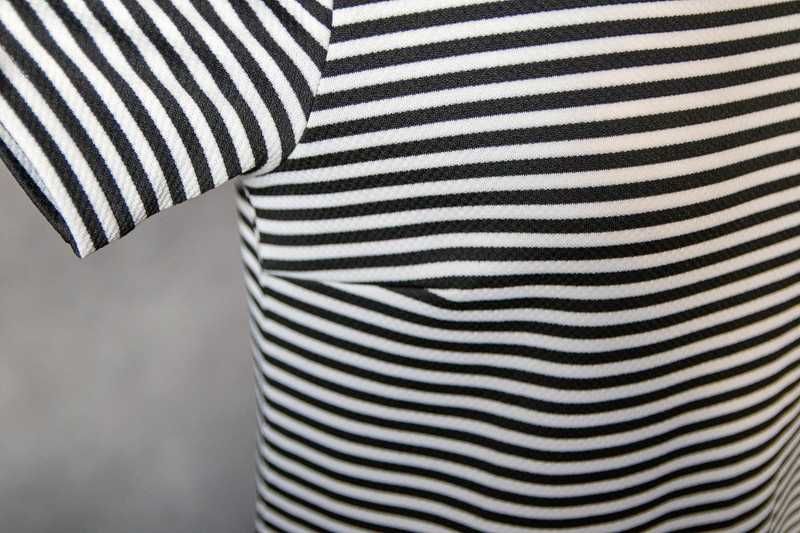 Sukienka w paski na krótki rękaw na jesień i zimę