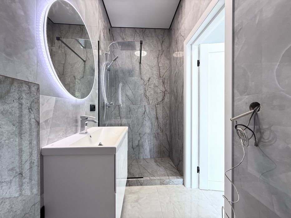 Таунхаус з новим ремонтом , 2 кімнати + кухня-студія