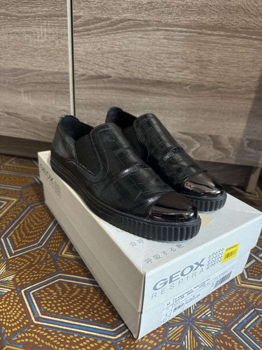 Жіночі лофери Geox