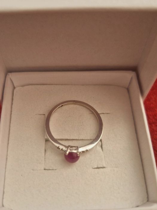 Anel de Ouro com Rubi