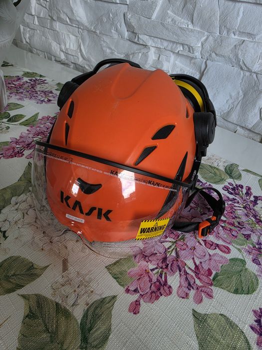 Kask Superplasma AQ  z wyposażeniem