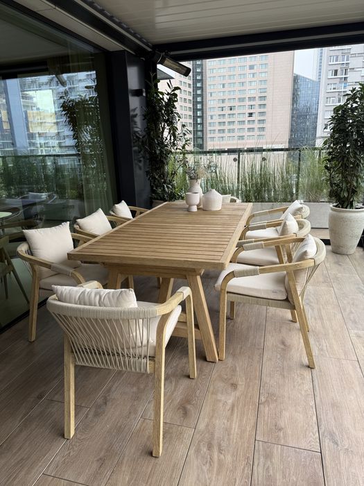 Zestaw ogrodowy z drewna tekowego! Stół rozkladany i 10 krzesel.