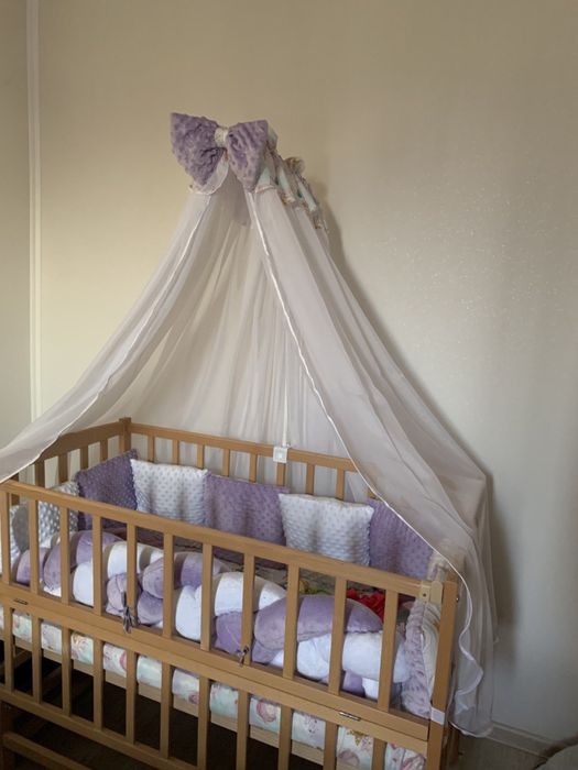 Постіль ,балахін та бортики в дитяче ліжечко