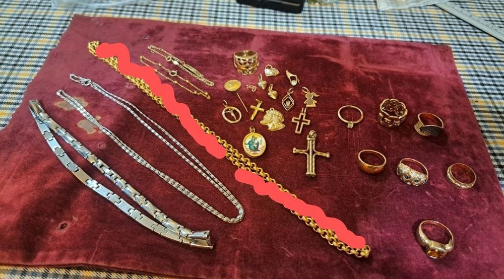 Aneis fios pulseiras pendentes Ouro.