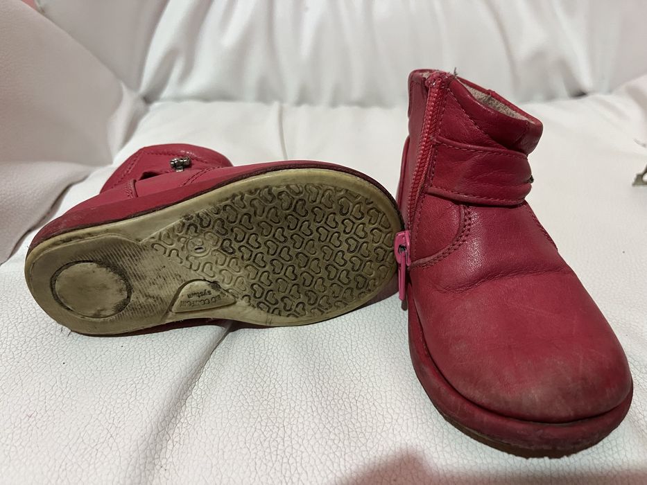 Взуття для дівчинки