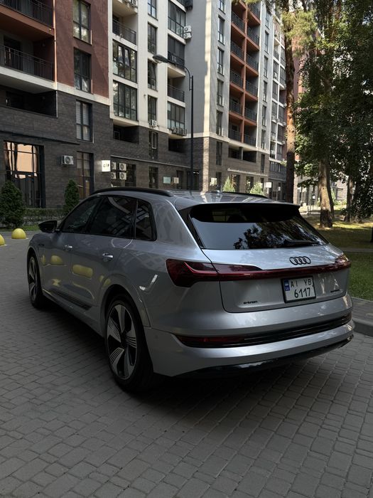 Audi e-tron 2022 VIN WA1LAAGE2PB018669 фото оголошення 4 з 24