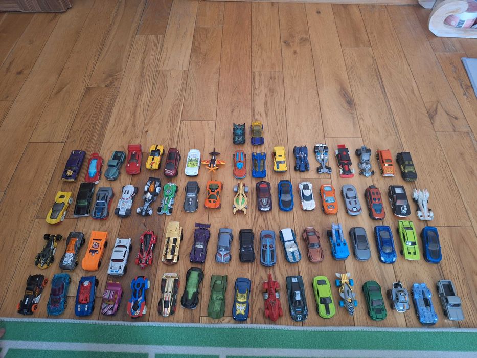 kolekcja autek Hot Wheels