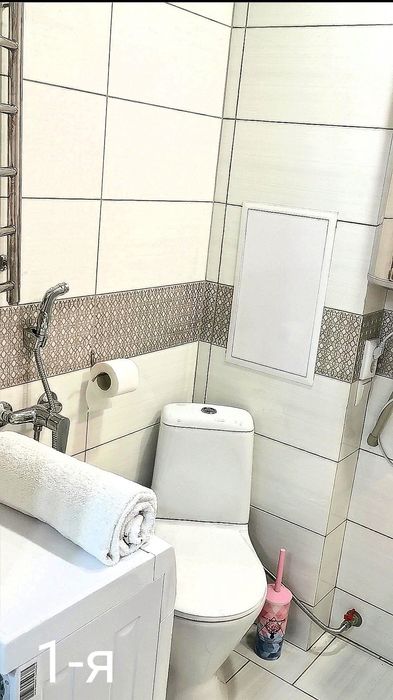 Тепла . Люкс!  в центрі