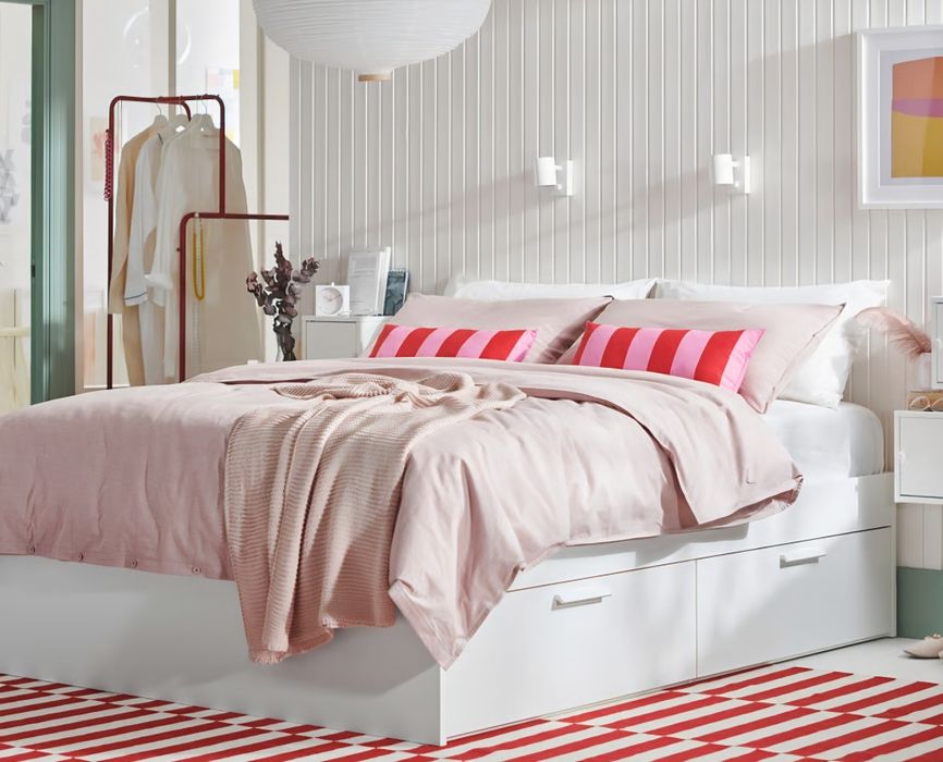 Cama de casal branca