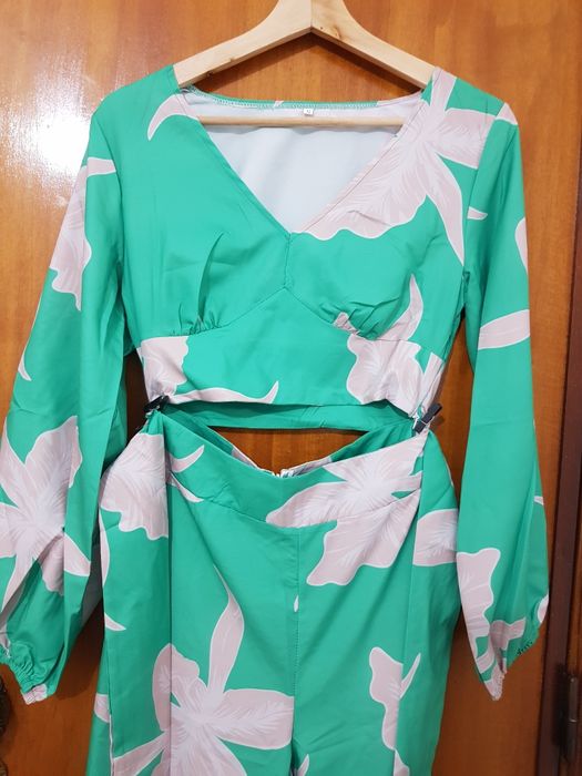 Conjunto verde floral