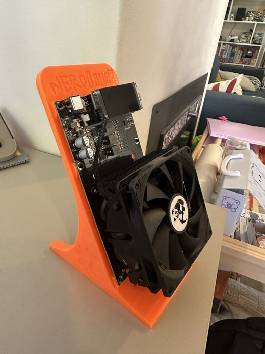 NerdQaxe++ 4.8 TH/s Bitcoin Miner