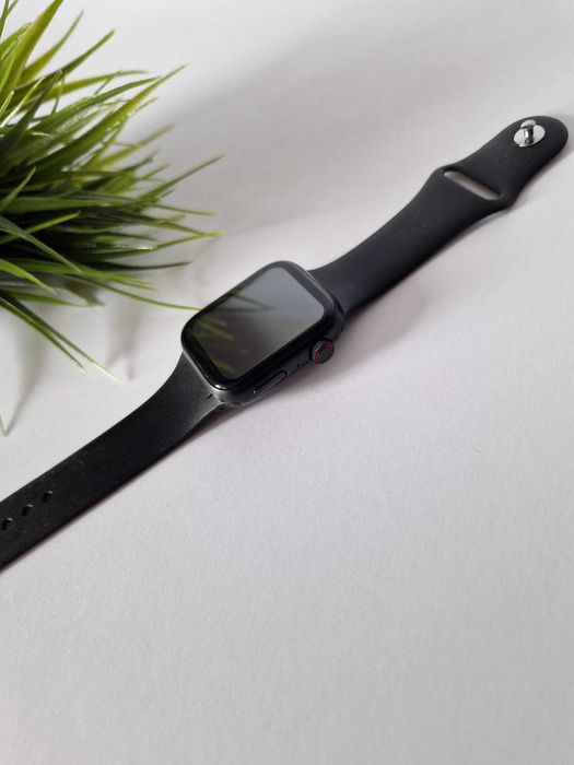 Nowy smartwatch czarny