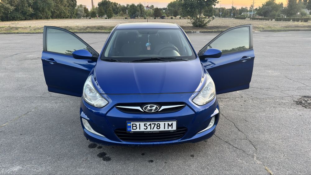 Hyundai Accent 2011 автомат 1.4