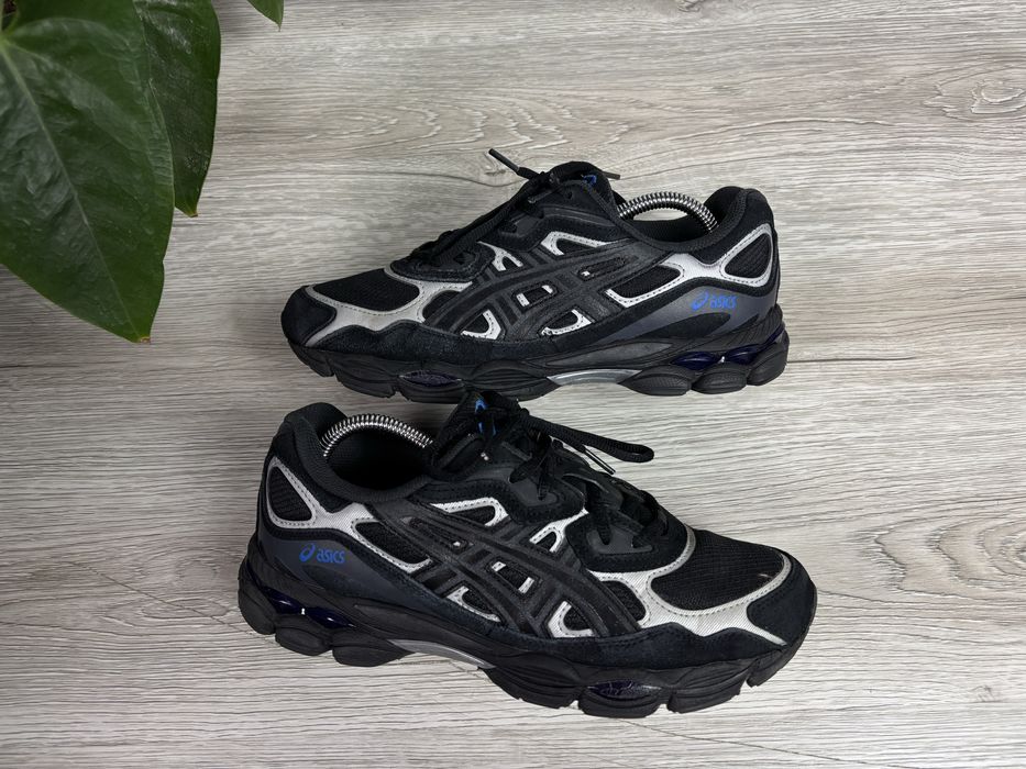 Buty ASICS GEL-NYC Black Silver 1203A940 Rozmiar 41.5 (26 cm) retro