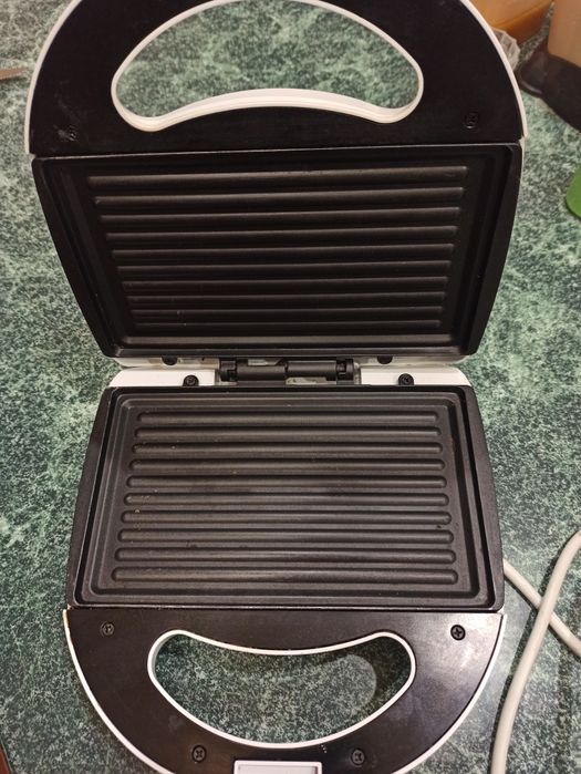 Бутербродниця електрична