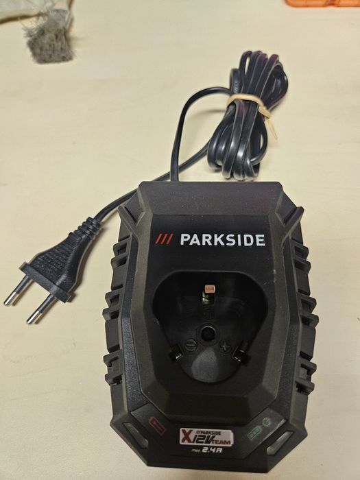 Ładowarka parkside 12v nowa max 2.4A