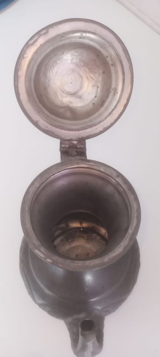 Cafeteira estanho antiga
