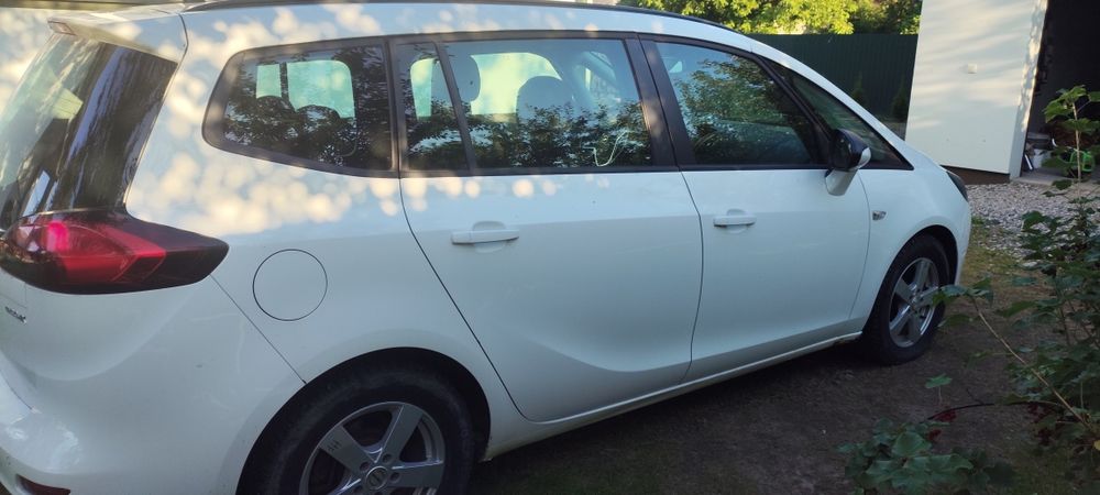 Продам Opel Zafira 2013 року
