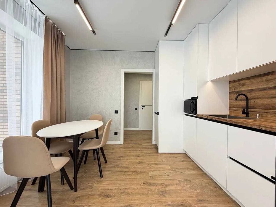 Однокімнатна з балконом в ЖК Долішній