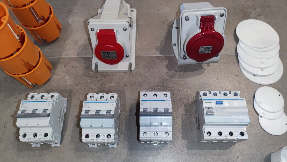 Material Elétrico_ Tomada, Disjuntor, Diferencial Trifásicos_ Outros