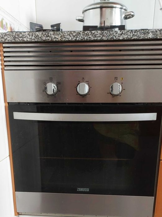 Fogão -Forno Zanussi elétrico. Novo preço