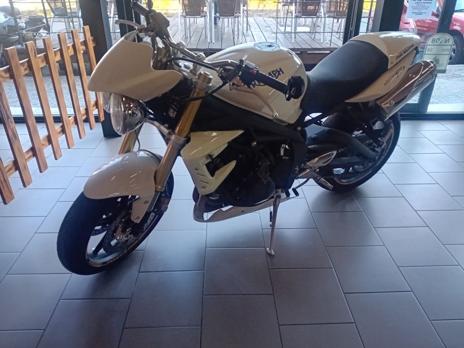 Triunph street triple 675