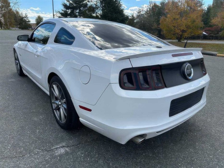 Ford Mustang GT      2014