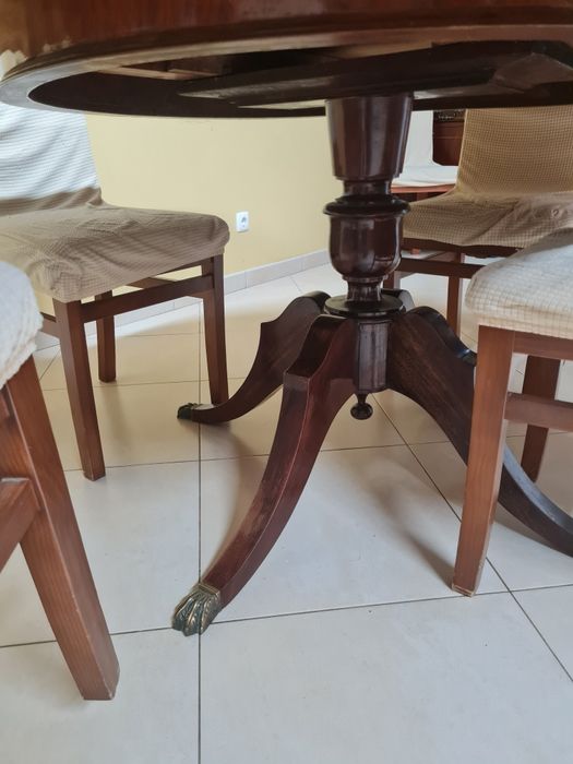 Móveis antigos de madeira