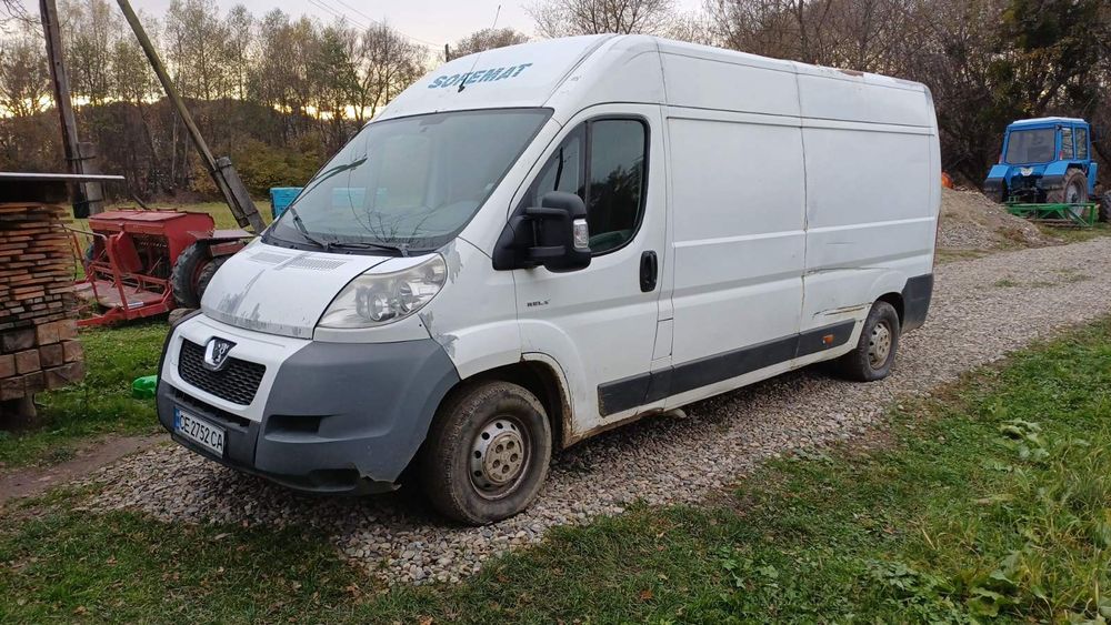 Бус Пежо партнер