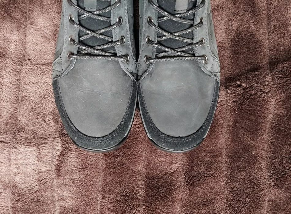 Черевики clarks gore tex 

Розмір по бірці:  41р

Замір по стельці: 27