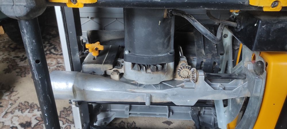 Piła DeWalt dwe 7485