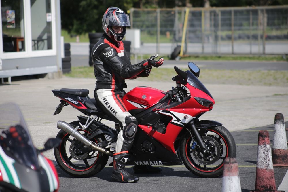 Yamaha r6 RJ09 2007r Chojnice • OLX.pl