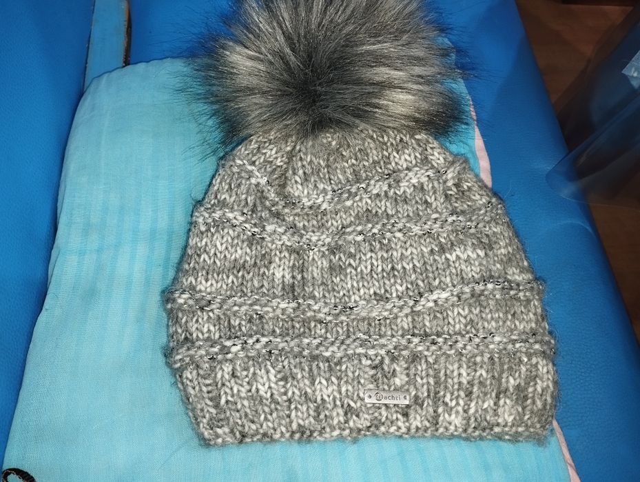 Czapka zimowa z pomponem
