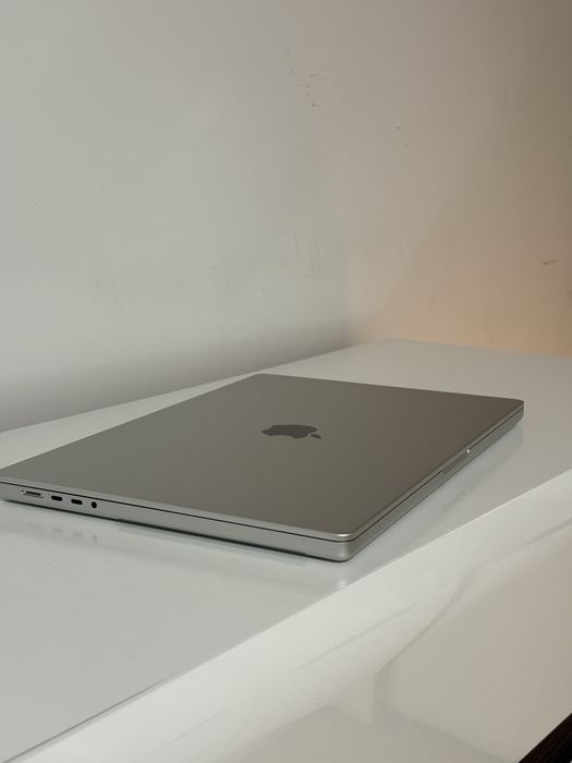 Macbook Pro 16 M3 Pro 18GB RAM 512GB , ART ,Laptop