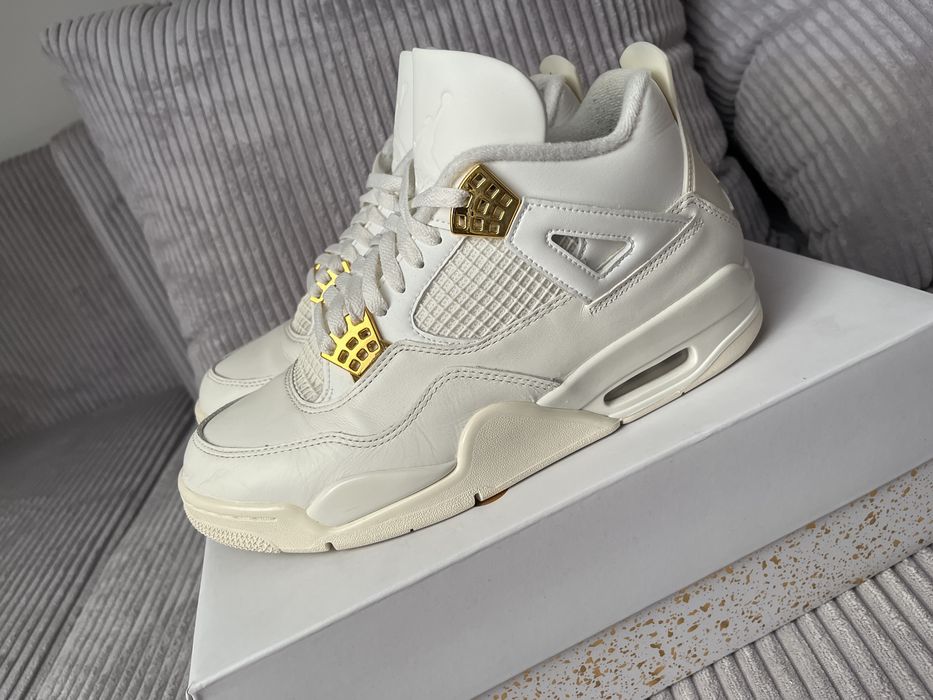 Air Jordan 4 Mettalic gold