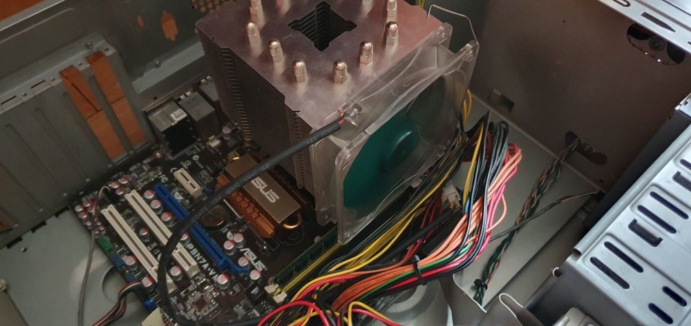 gotowy do pracy Komputer Intel Q6600 4 cores, 8GB RAM, 80GB płyta ASUS