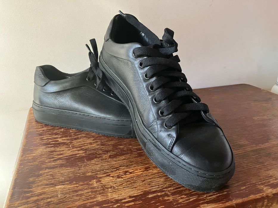 Czarne minimalistyczne Buty skórzane polskiej marki POLA rozmiar 37