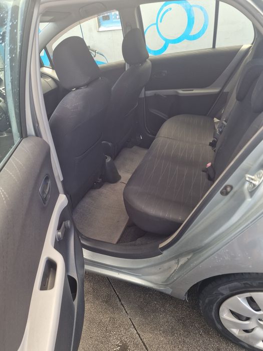 Carro lindíssimo e económico