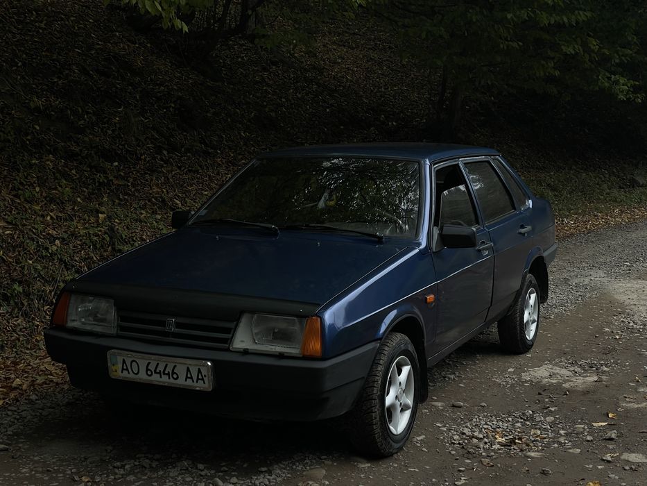 Lada Ваз 21099.