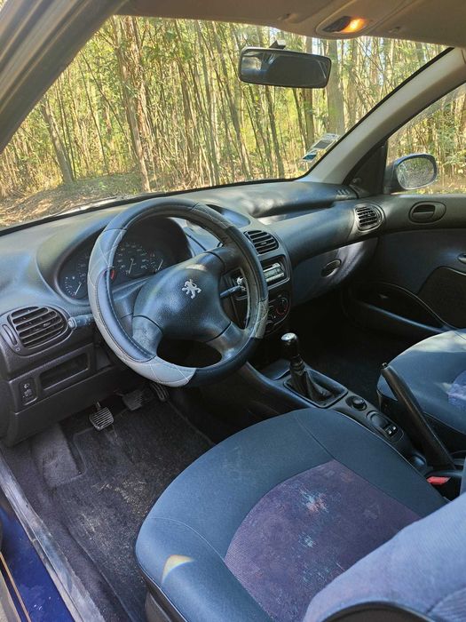 PEUGEOT 206 de 1999 (bem estimado)
