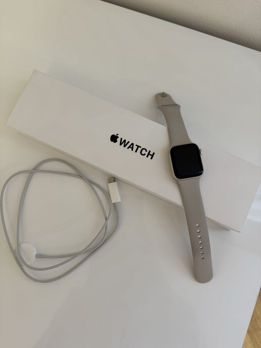 Apple Watch SE 2, Starlight (бежевий)