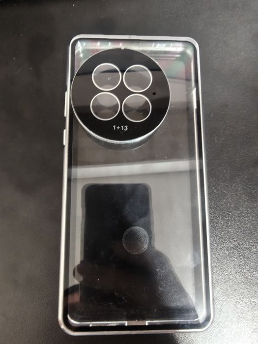 Sprzedam etui zamykana One Plus 13