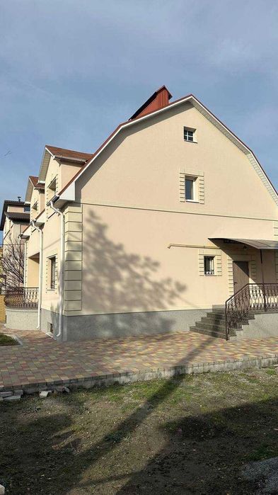 Продам Будинок в районы ж/м Тополь, с. Дослідне.