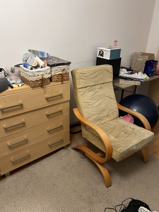 Szafa kanapa witryny szafki - za wszystko 1000 zl.