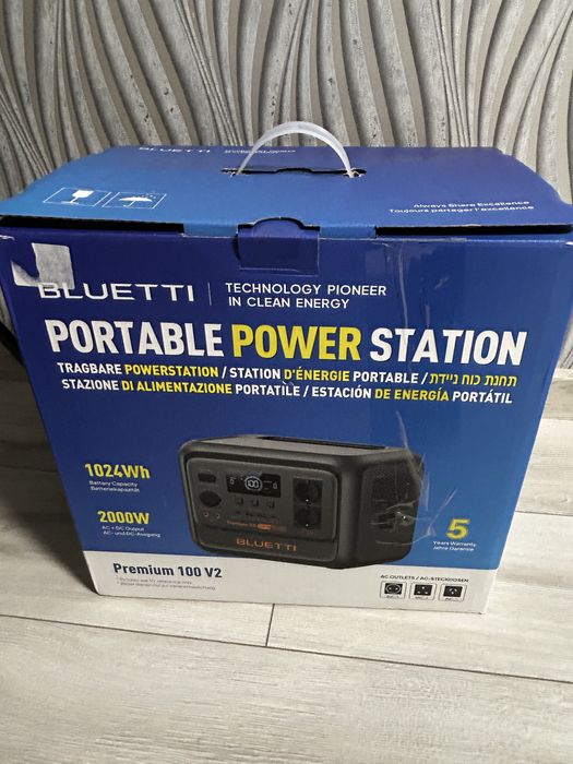 Продам зарядную станцию Bluetti Premium 100
