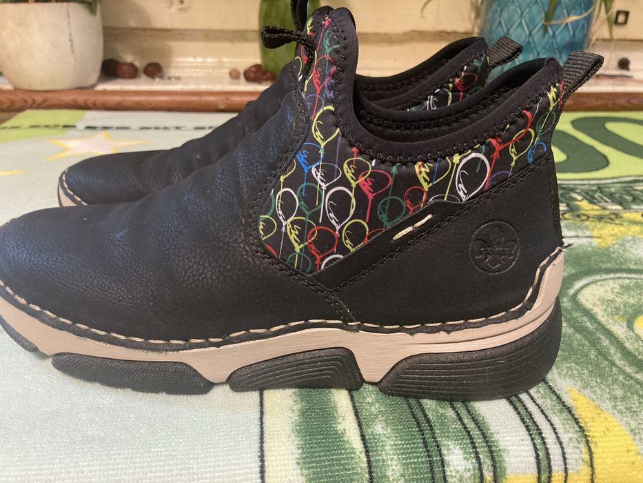 Sprzedam półbuty damskie sportowe Rieker r40