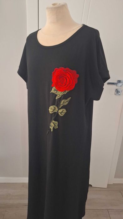 elegancka sukienka długa w roz52 / nowa