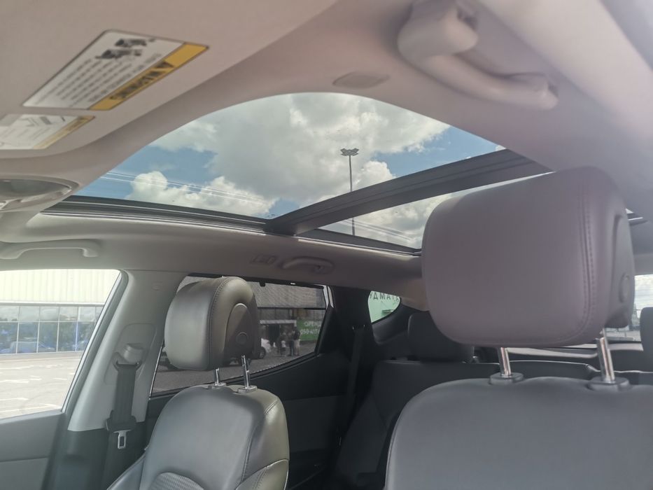Продам Hyundai Santa Fe— ідеальний стан, повна комплектація